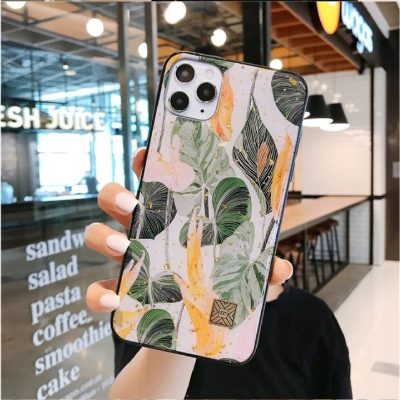 Луксозен твърд калъф TC /златни точки листа/ за Iphone 11 pro max 