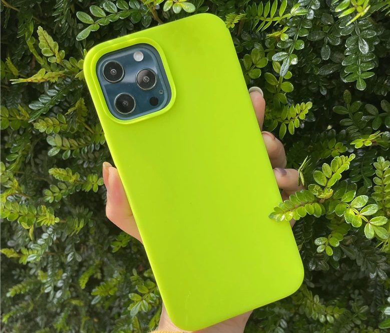 Силиконов калъф /неоново зелен/ за Iphone 14